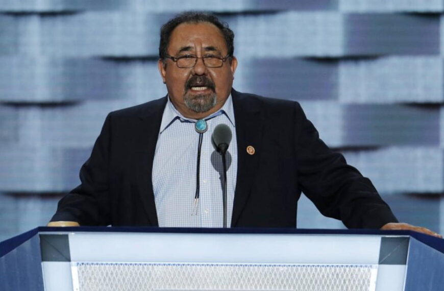 Detectan cáncer al congresista Raul Grijalva