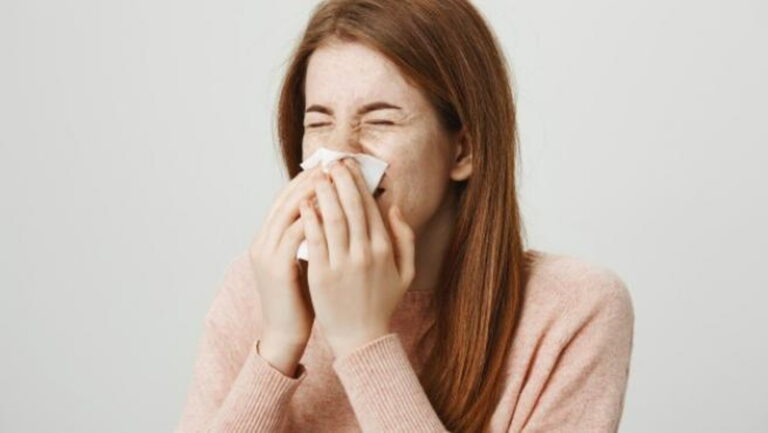 Covid-19, gripe común o RSV: estos son los síntomas los diferencian