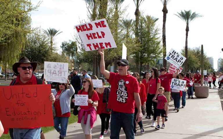 Sigue Arizona al fondo, en educación