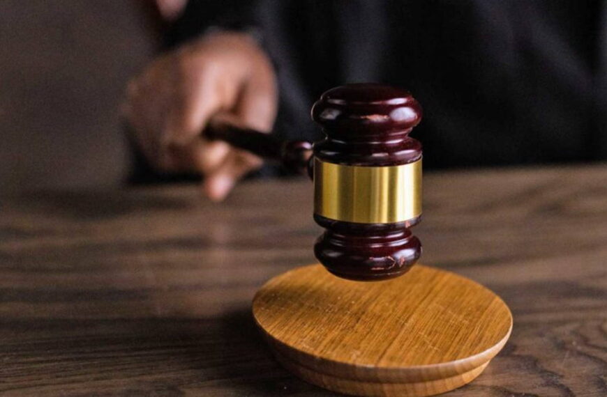 Giuliani condenado a pagar casi 150 millones de dólares