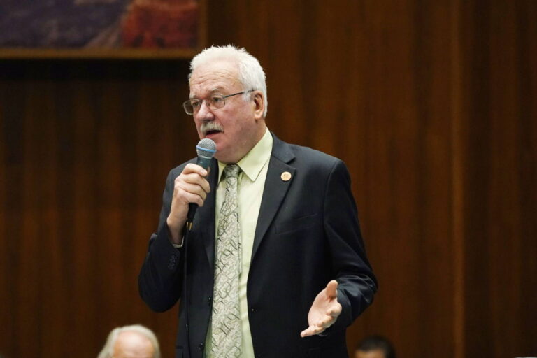 Propuesta busca obligar a Fiscal General de Arizona