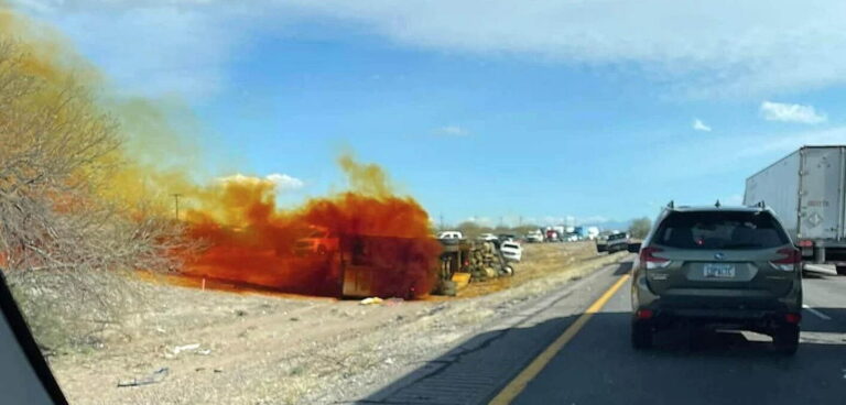 Cierran Interestatal 10 por derrame tóxico de ácido nítrico