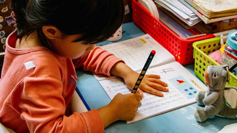 Rescata legislatura a escuelas