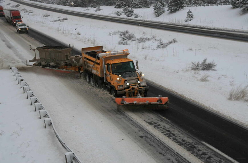 Fuertes vientos y nieve obligan al cierre de autopistas