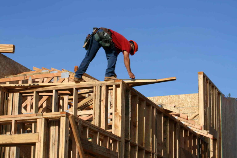 Fiscalía de Arizona se une a demanda por discriminación en vivienda