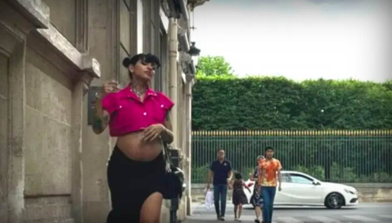 Cazzu, pareja de Christian Nodal, se pasea embarazada en París