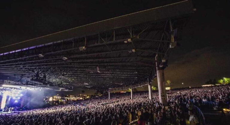 Ola de calor obliga a banda de rock Disturbed a cancelar concierto