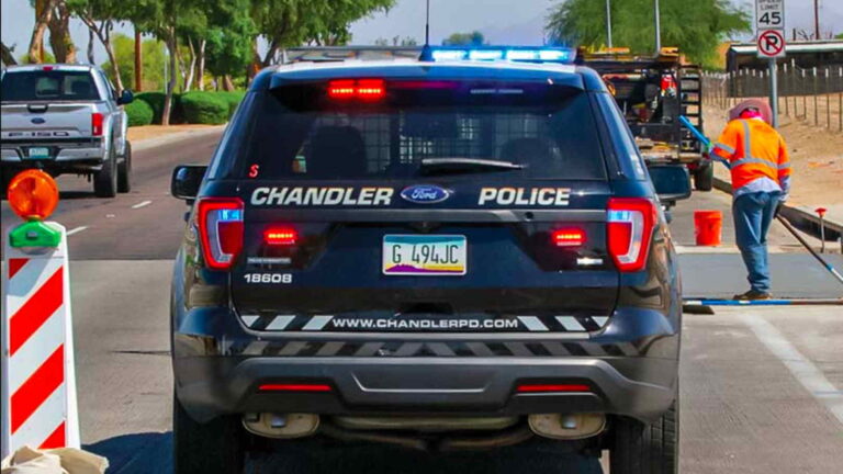 Mujer muere a tiros luego de acuchillar a compañero de departamento