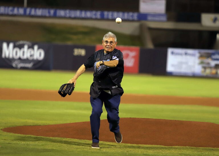 Reconocen al compositor Jesse Armenta en la Mexican Baseball Fiesta