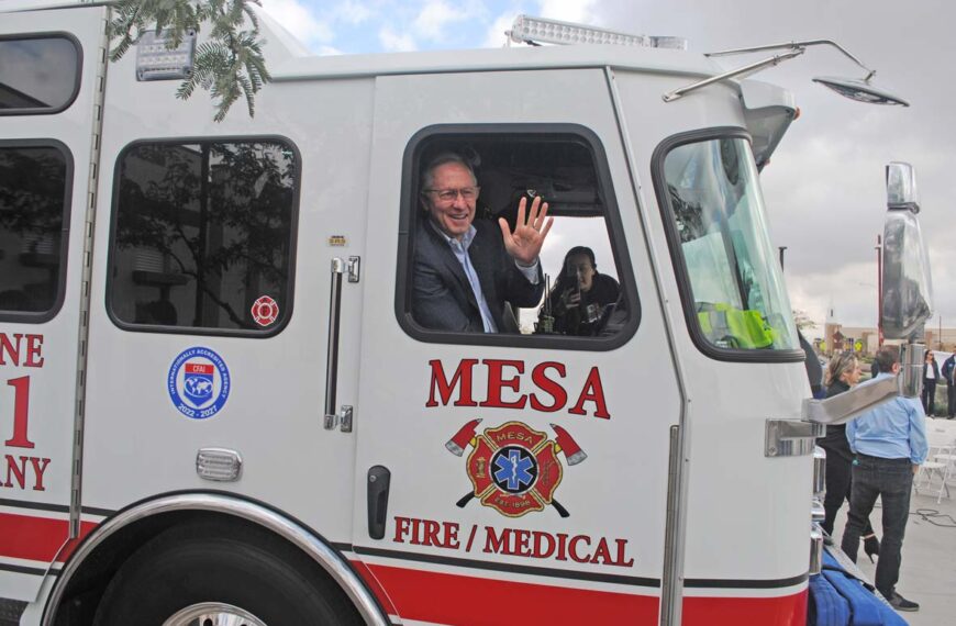 Presenta Mesa primera bombera eléctrica