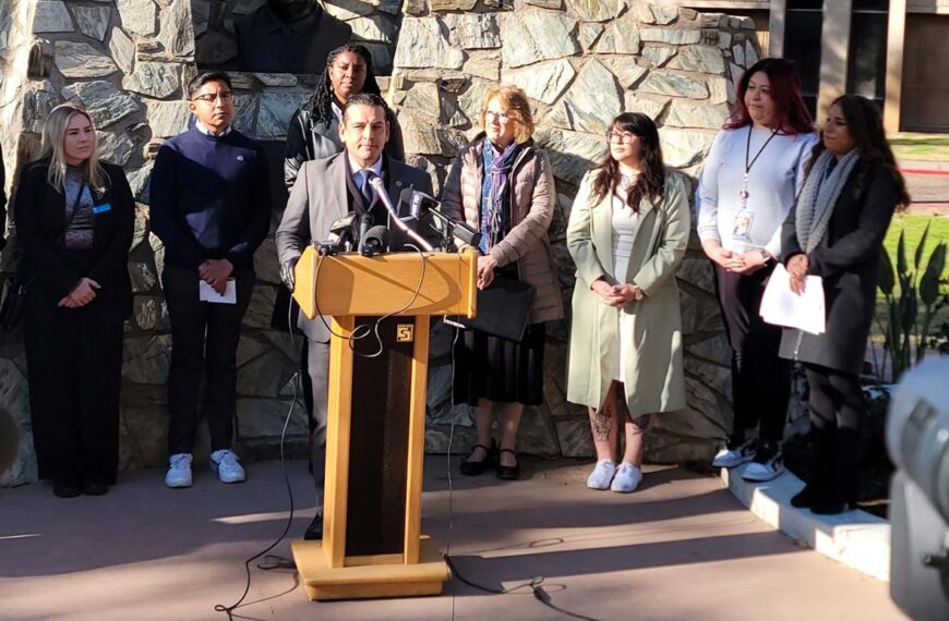 Van demócratas por la vivienda