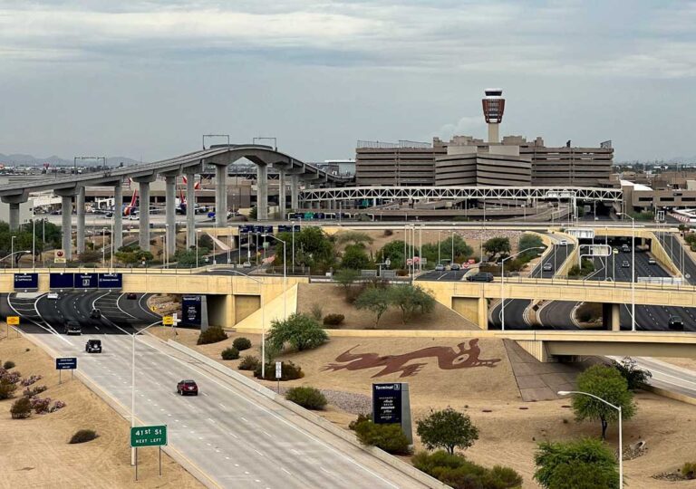 Otros 36 millones al Sky Harbor