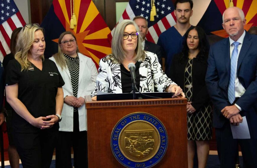 Anuncia Hobbs alivio a deudas médicas