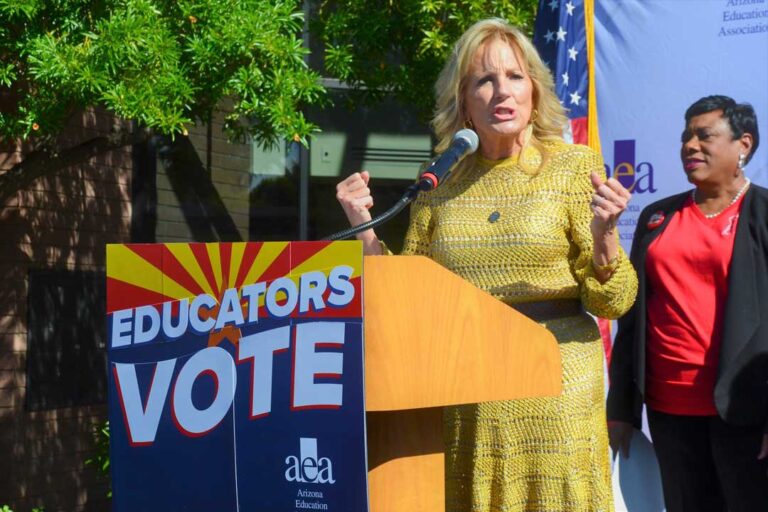 Lanza Jill Biden coalición de mujeres