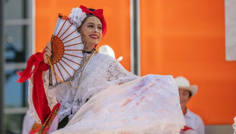 Más recursos al festival anual del día de los Muertos