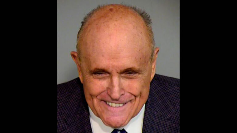 Fijan fianza a Giuliani en condado de Maricopa