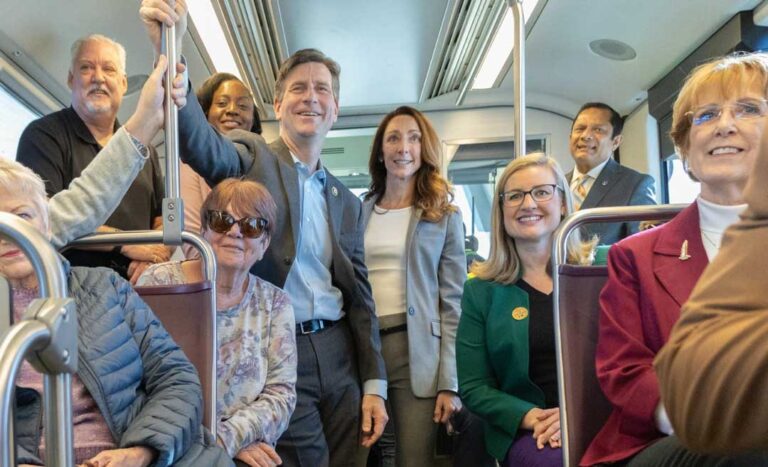 Phoenix honra al exalcalde Greg Stanton 