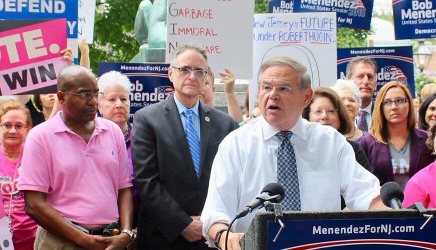 Menendez retira su candidatura independiente