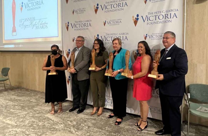 Entregan los Premios de Educación Superior de Arizona