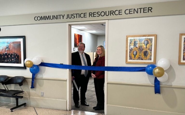 Inauguran Centro de Recursos de Justicia Comunitaria en Phoenix