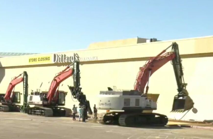 Comienza demolición del icónico Metrocenter Mall de Phoenix