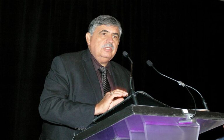 Muere Phil Austin, cofundador de la Cámara de Comercio Hispana de East Valley