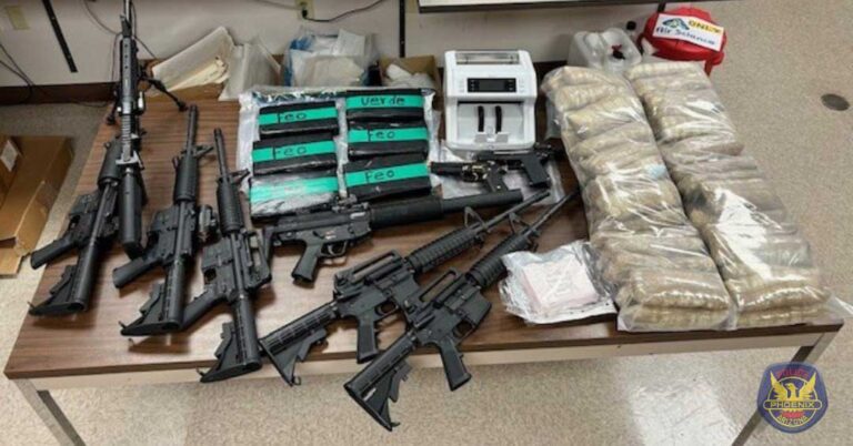 Pese a violencia, legisladores impulsan el acceso a armas en Arizona