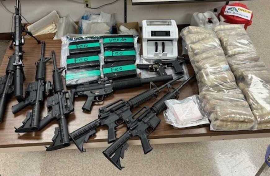 Pese a violencia, legisladores impulsan el acceso a armas en Arizona