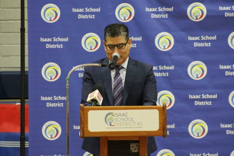 Entran al rescate de Distrito Escolar Isaac, ante malos manejos y posible corrupción