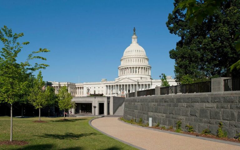 Congreso de EU certifica triunfo de Donald Trump sin insurrección