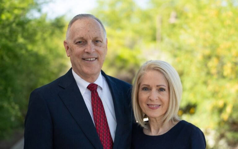 Negacionista, Andy Biggs, busca la Gubernatura de Arizona en 2026