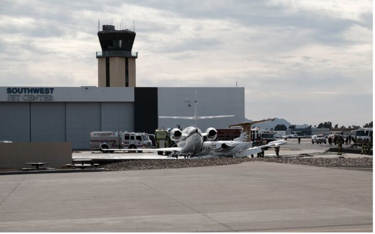Aeropuerto de Scottsdale: Dos aeronaves chocan en la pista de aterrizaje 