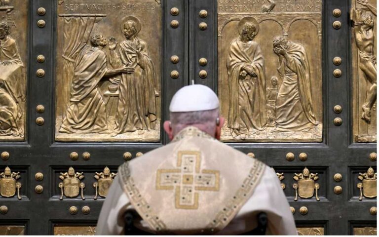 Papa Francisco condena políticas antimigratorias de Donald Trump