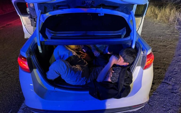 Detienen a hermanos “polleros”: cruzaron a siete personas por la frontera