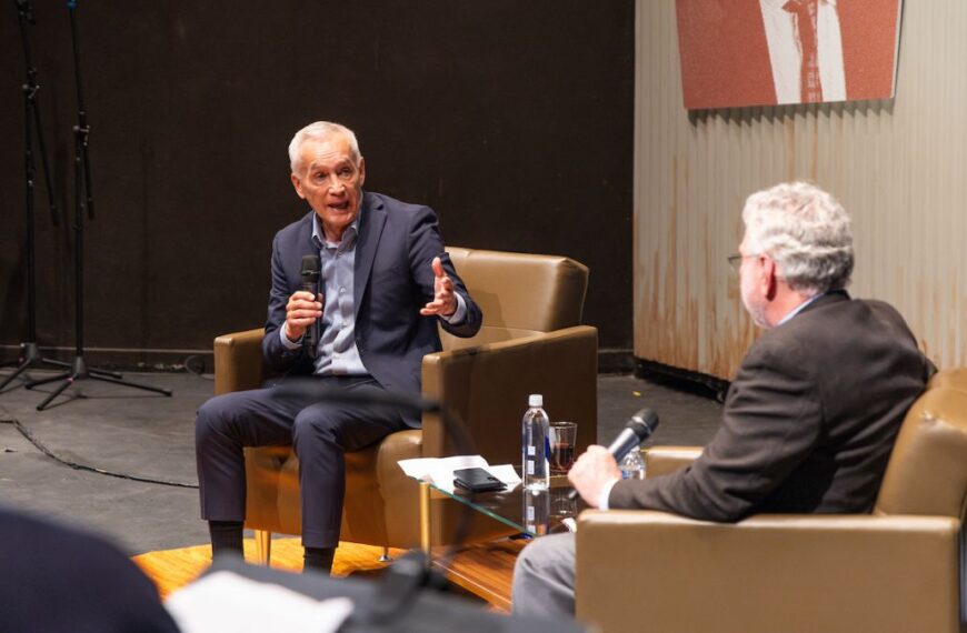 Truth Across Borders: Jorge Ramos y Marty Baron, dos periodistas que desafiaron la censura