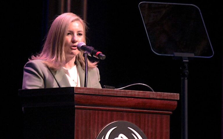Kate Gallego inicia su segundo y último mandato como alcaldesa de Phoenix