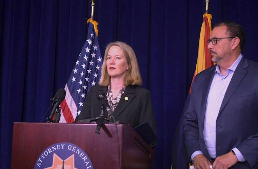 Fiscal Kris Mayes exige el retorno de agentes de la DEA convocados a DC
