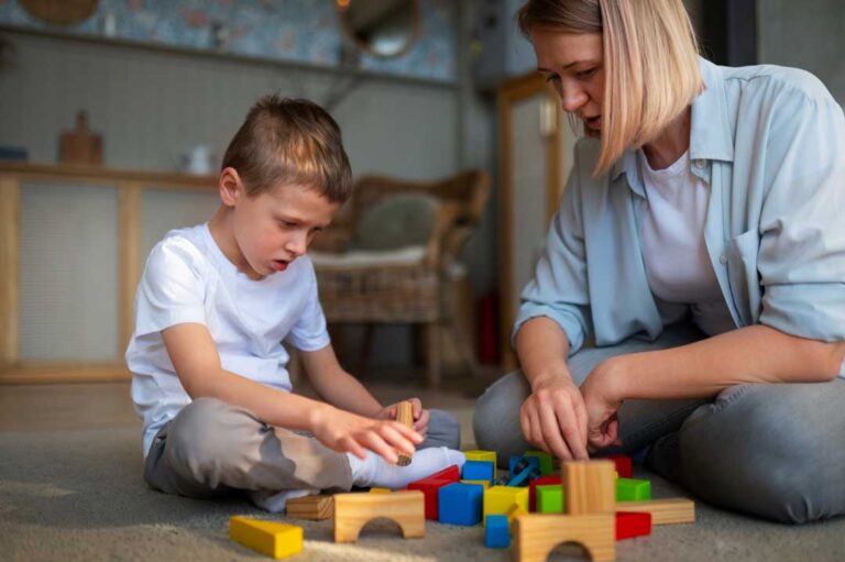 Aumentan diagnósticos de autismo: lo atribuyen a mejoras en detección temprana