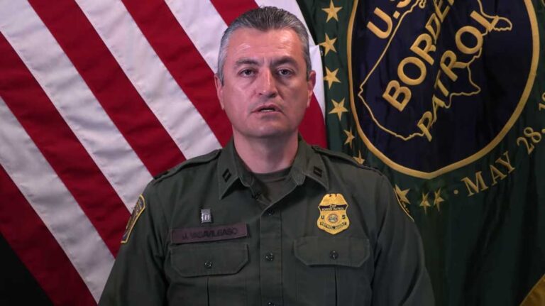 Advierten fin de “captura y liberación” para inmigrantes que crucen la frontera de EU