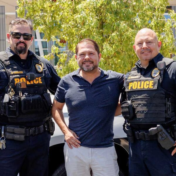 Respalda empresariado plan migratorio de senador Rubén Gallego