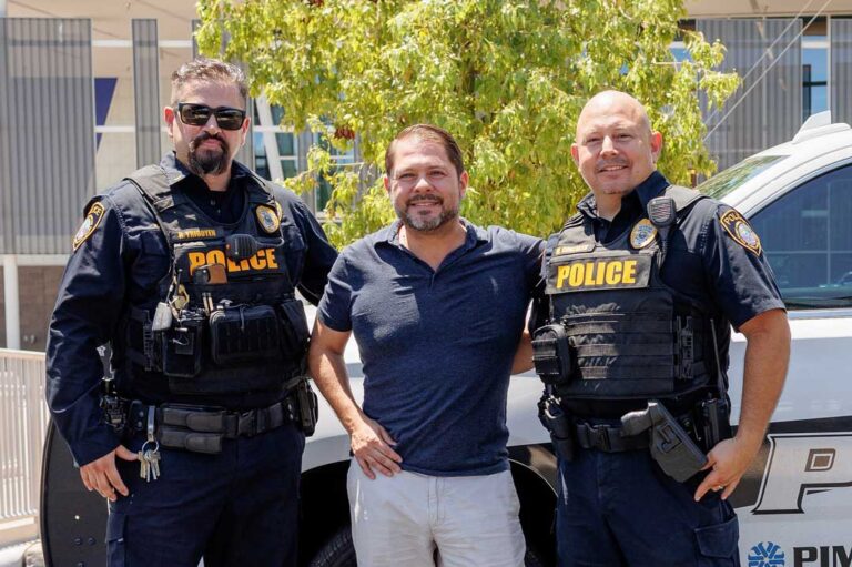 Respalda empresariado plan migratorio de senador Rubén Gallego