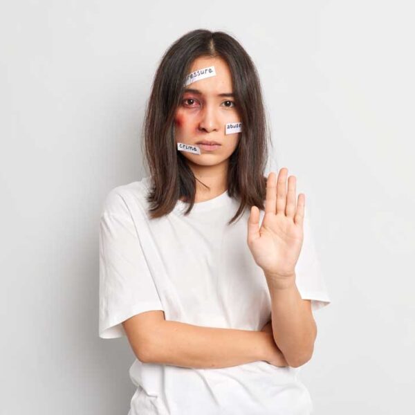 Legisladores exigen fondos a víctimas de violencia ante recortes federales