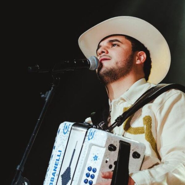 ¡Edgardo Núñez, en vivo! Captura el alma del regional mexicano en nuevo EP