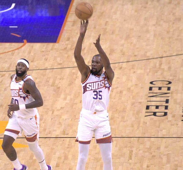 Los Phoenix Suns siguen en busca de su próximo entrenador en jefe