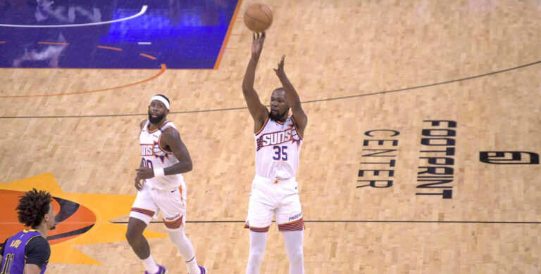 Los Phoenix Suns siguen en busca de su próximo entrenador en jefe