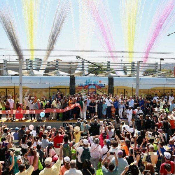 Valley Metro celebra expansión de Tren Ligero Sur Cental con la comunidad