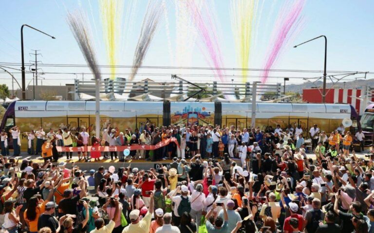 Valley Metro celebra expansión de Tren Ligero Sur Cental con la comunidad