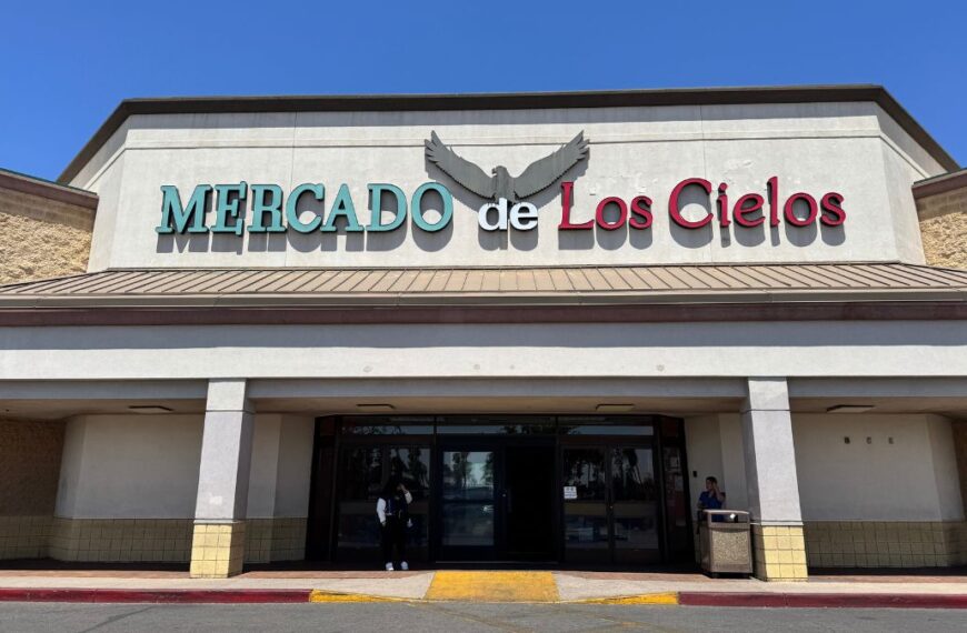 El miedo vacía los mercados hispanos de Phoenix: sus ventas caen hasta un 50%