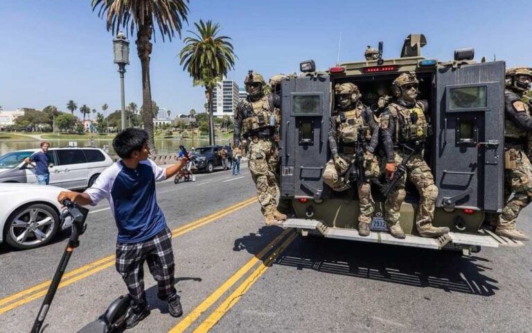 Despliegue masivo de agentes de ICE en MacArthur Park de LA provoca indignación