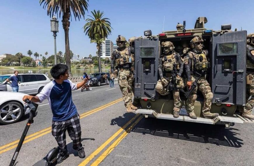 Despliegue masivo de agentes de ICE en MacArthur Park de LA provoca indignación